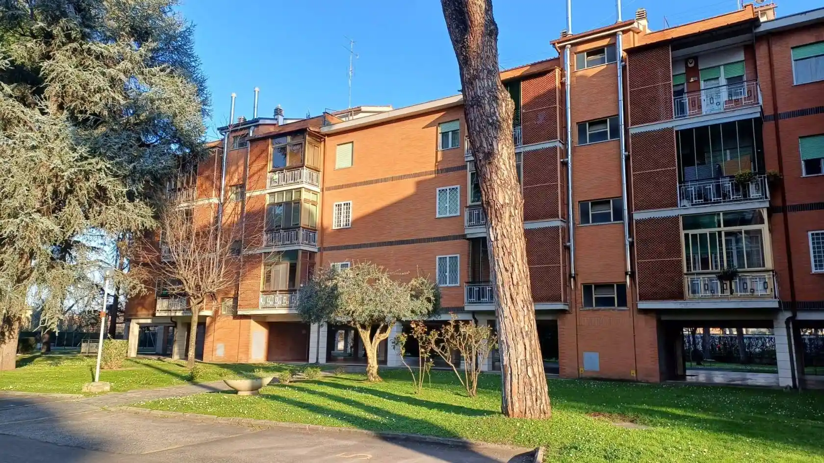 Trilocale via castroregio 6, Appio Claudio - Statuario, Roma - foto 2