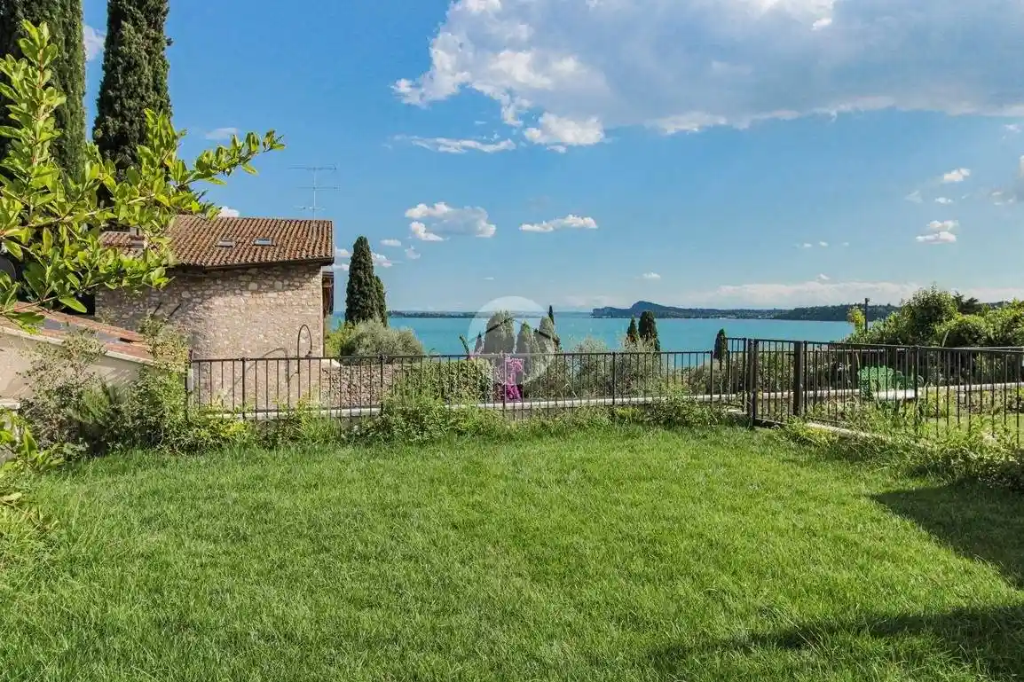 Appartamento in vendita a Gardone Riviera