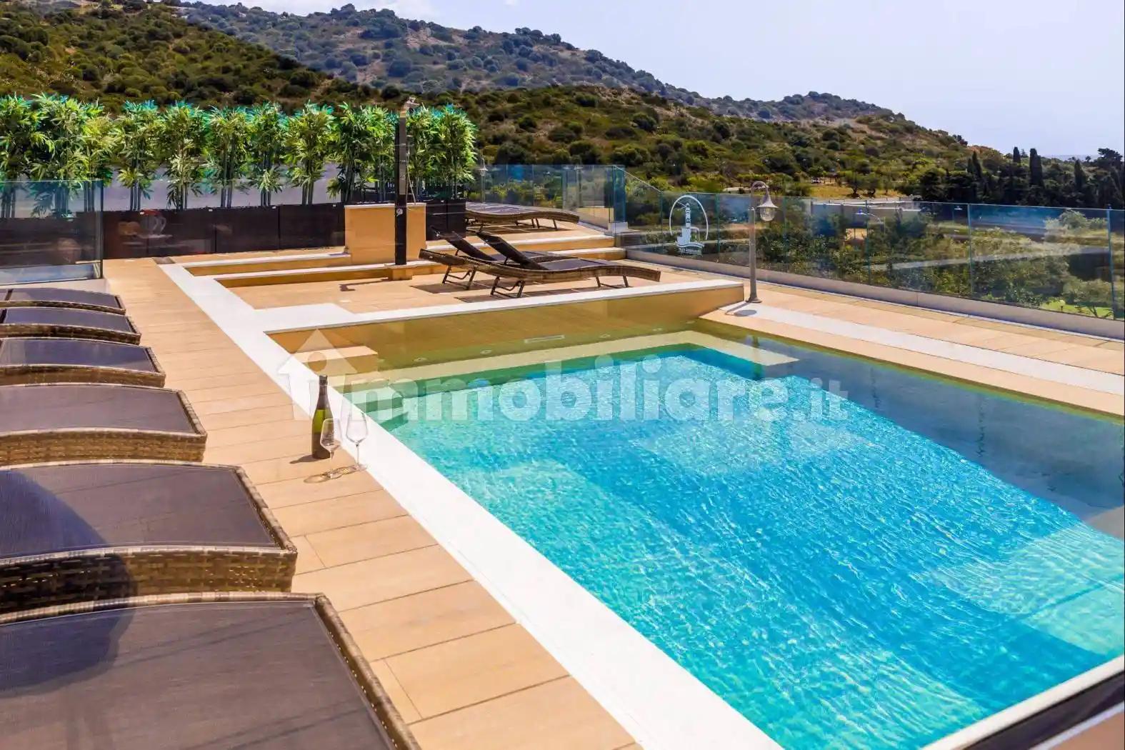 Palazzo - Edificio in vendita a Villasimius