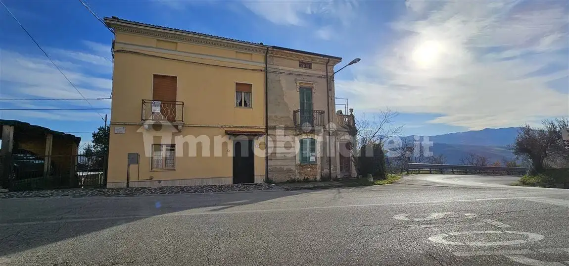 Casa indipendente in vendita a Lama dei Peligni