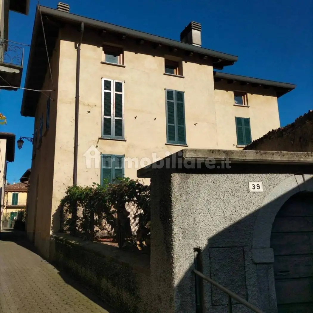 Villa in vendita a Magreglio