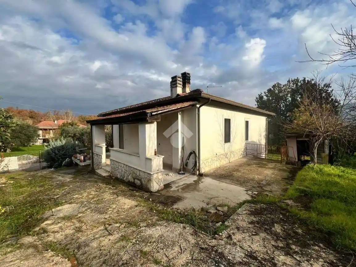 Casa indipendente in vendita a Monte San Giovanni Campano