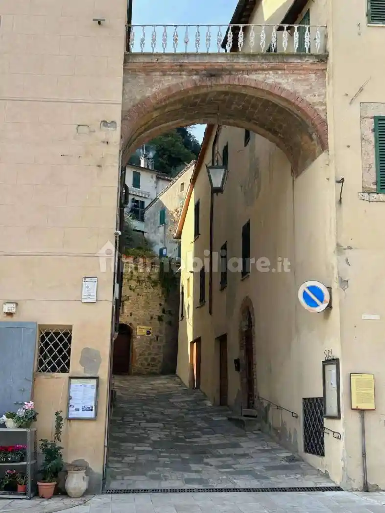 Appartamento in vendita a Cetona