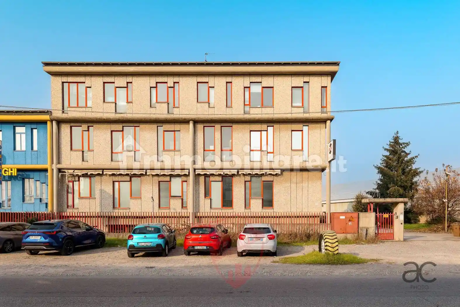 Palazzo - Edificio in vendita a Brugherio