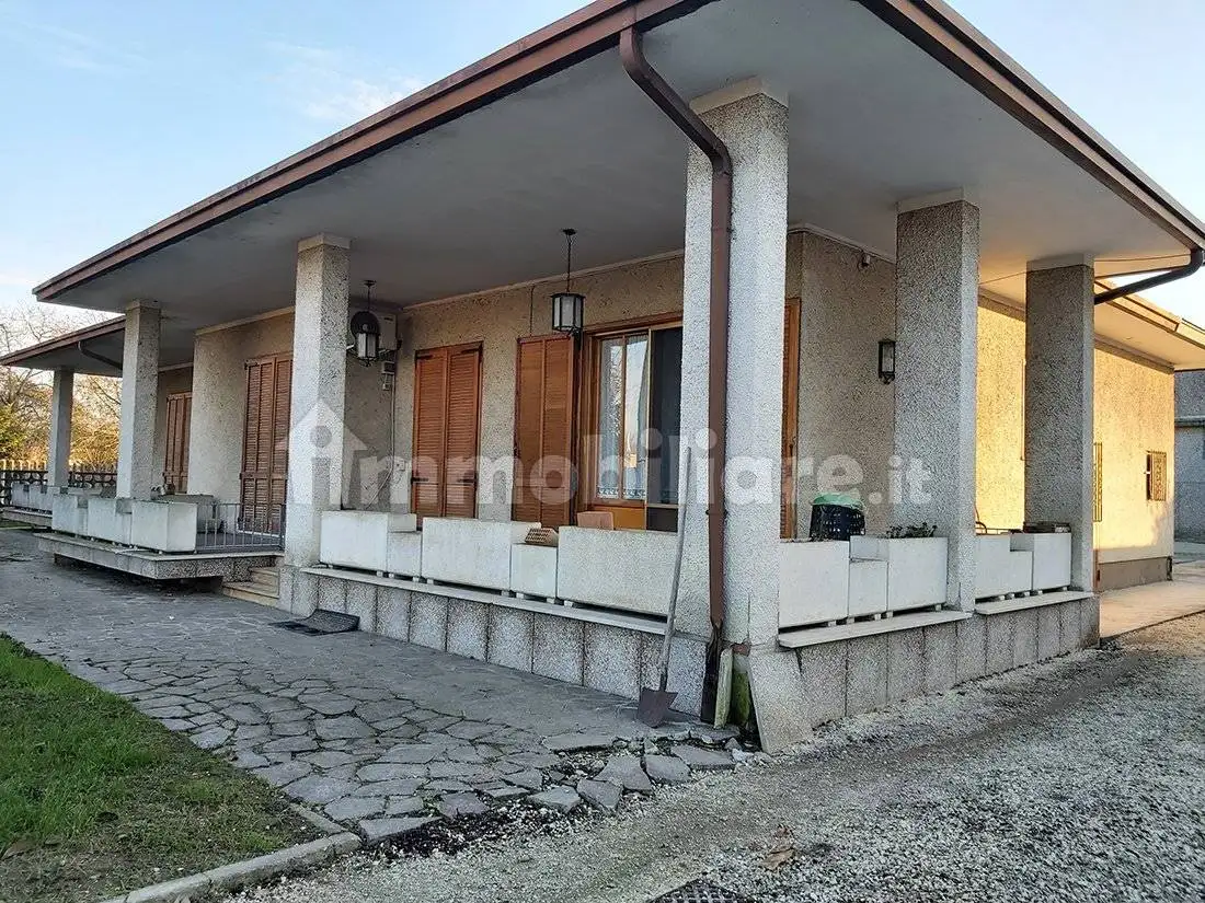 Villa in vendita a Martignana di Po