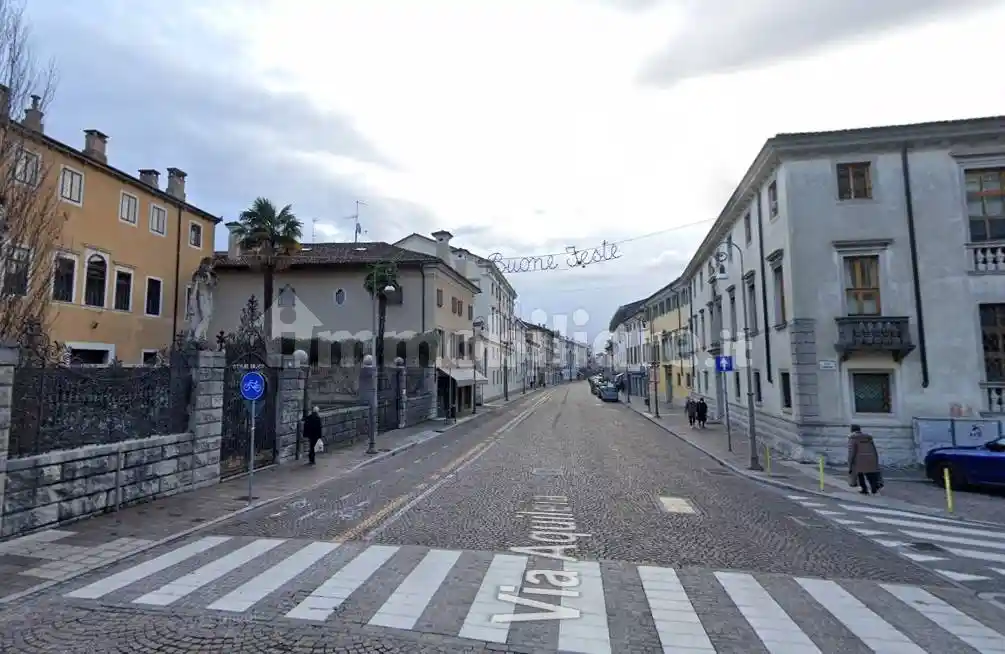 Palazzo - Edificio in vendita a Udine