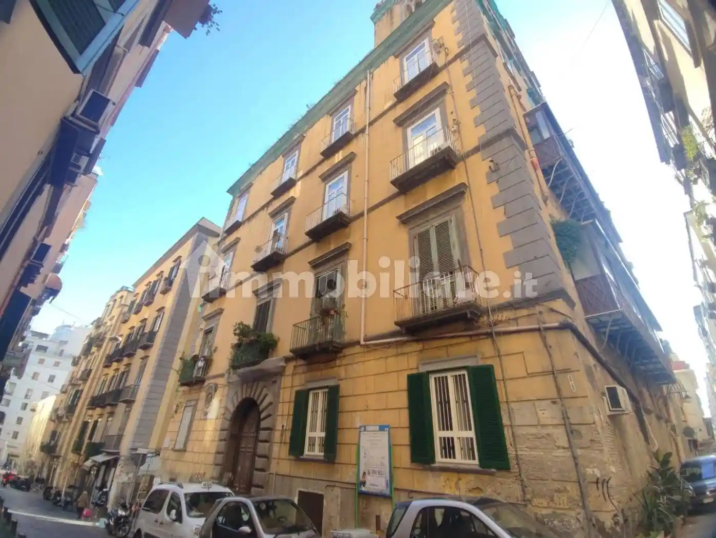 Appartamento in vendita a Napoli