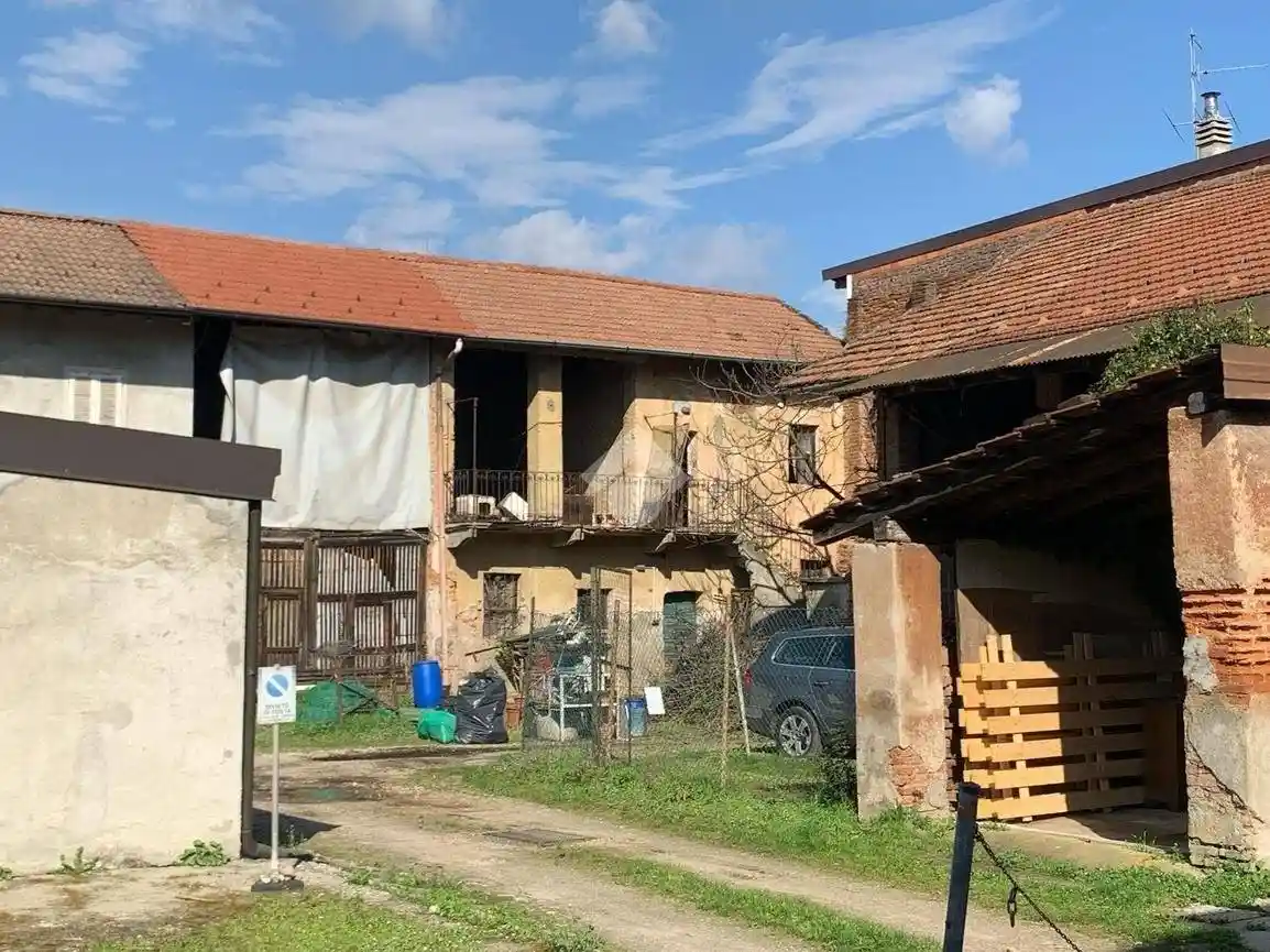 Rustico - Casale in vendita a Ferno