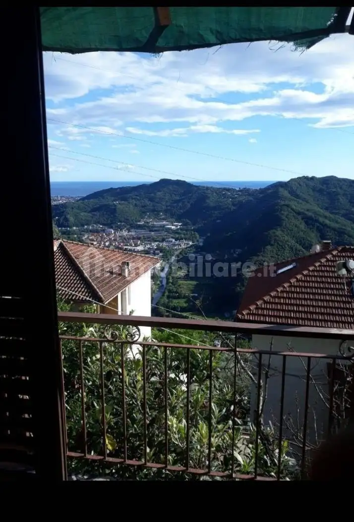 Appartamento in affitto a San Colombano Certenoli