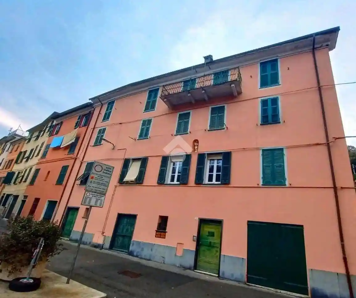 Appartamento in vendita a Borzonasca