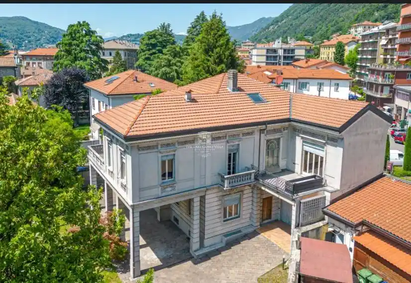 Villa in vendita a Como