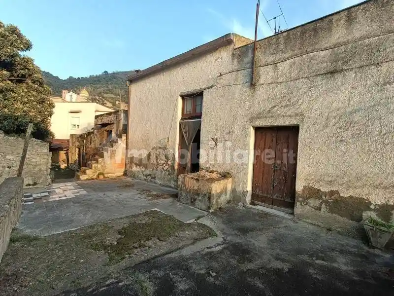Rustico - Casale in vendita a Liveri