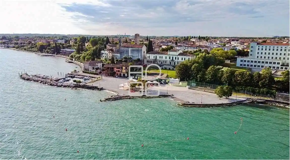 Appartamento in vendita a Desenzano del Garda