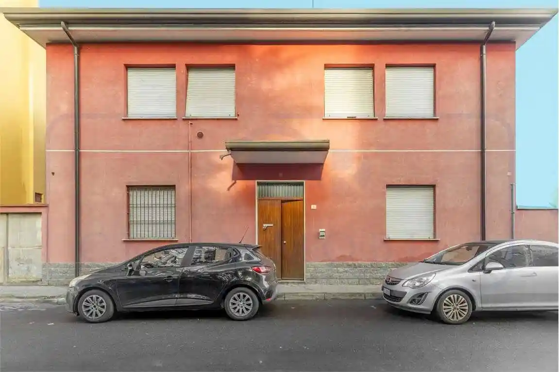 Palazzo - Edificio in vendita a Bollate