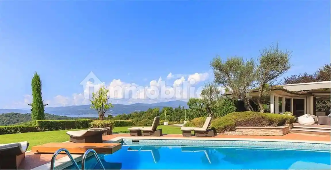 Villa in vendita a Besozzo