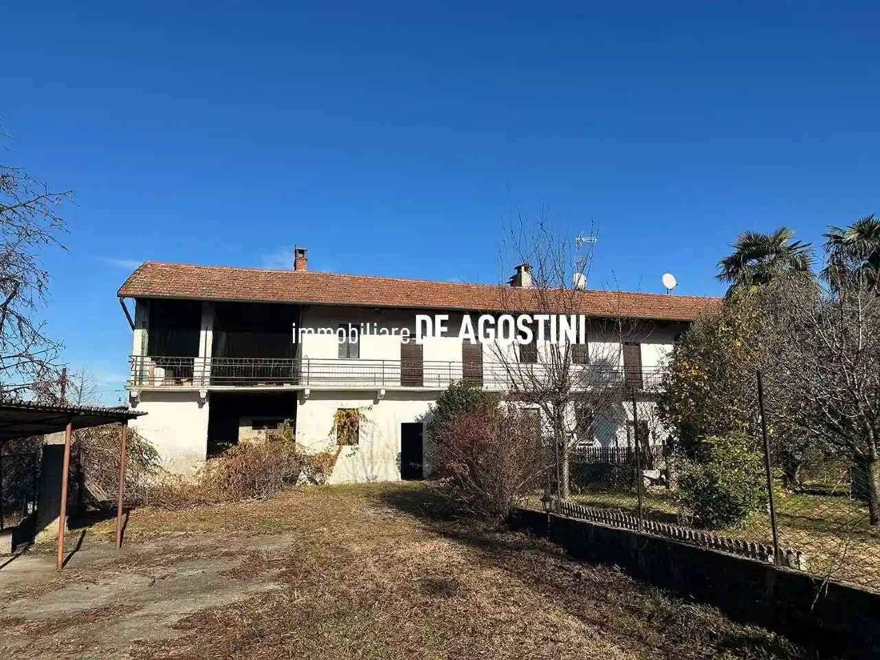 Casa indipendente in vendita a Varallo Pombia