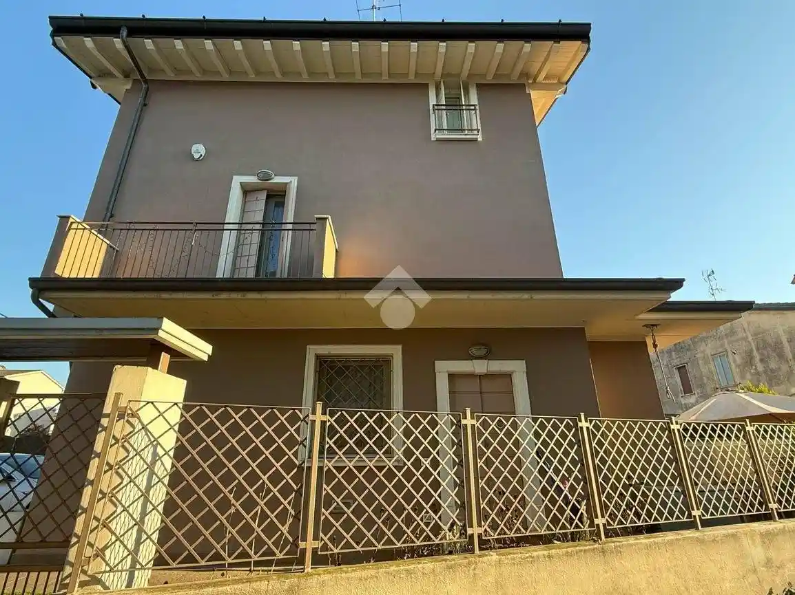 Villa in vendita a Bagnolo Mella