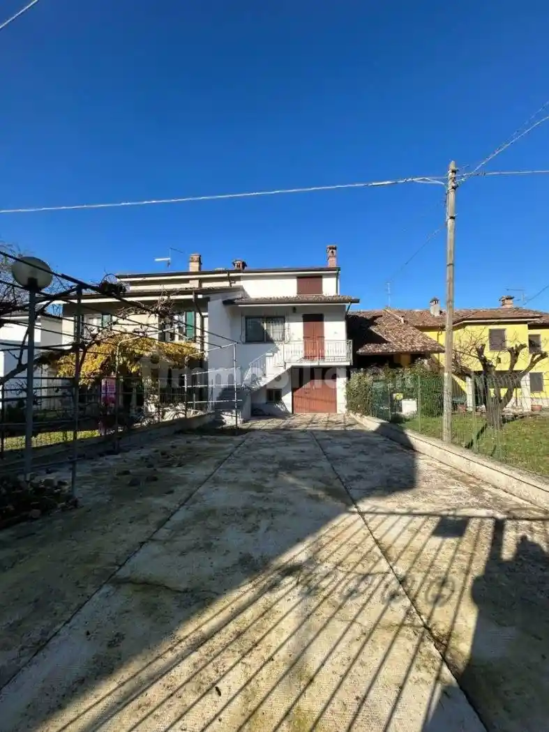 Villetta a schiera in vendita a Gazzola