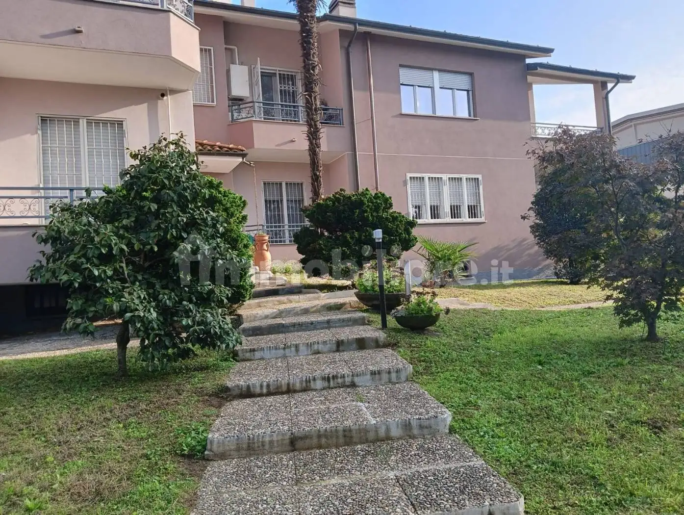 Palazzo - Edificio in Affitto - foto 3