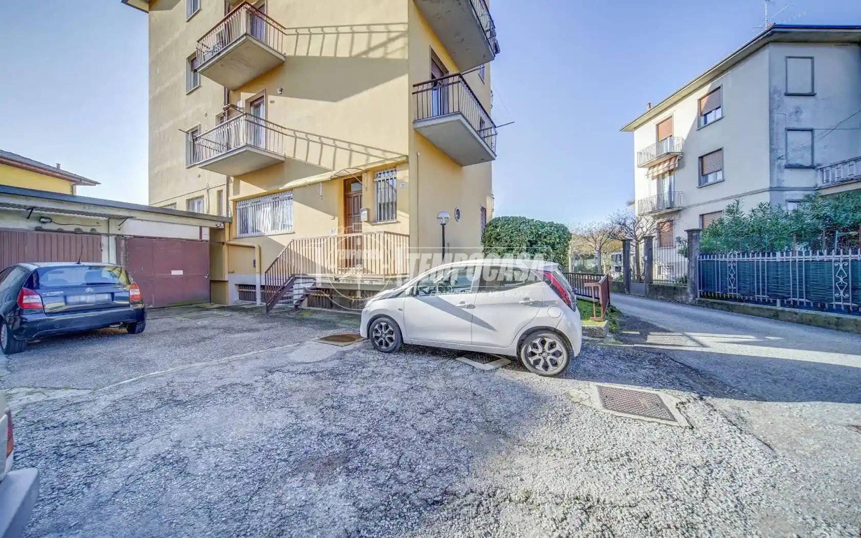 Appartamento in vendita a Gazzada Schianno