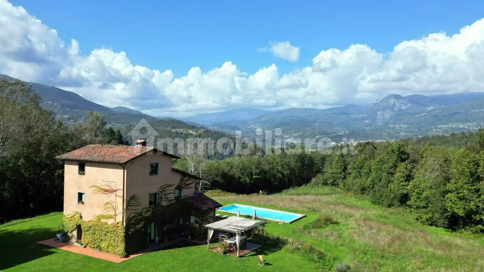Villa in vendita a Castelnuovo di Garfagnana