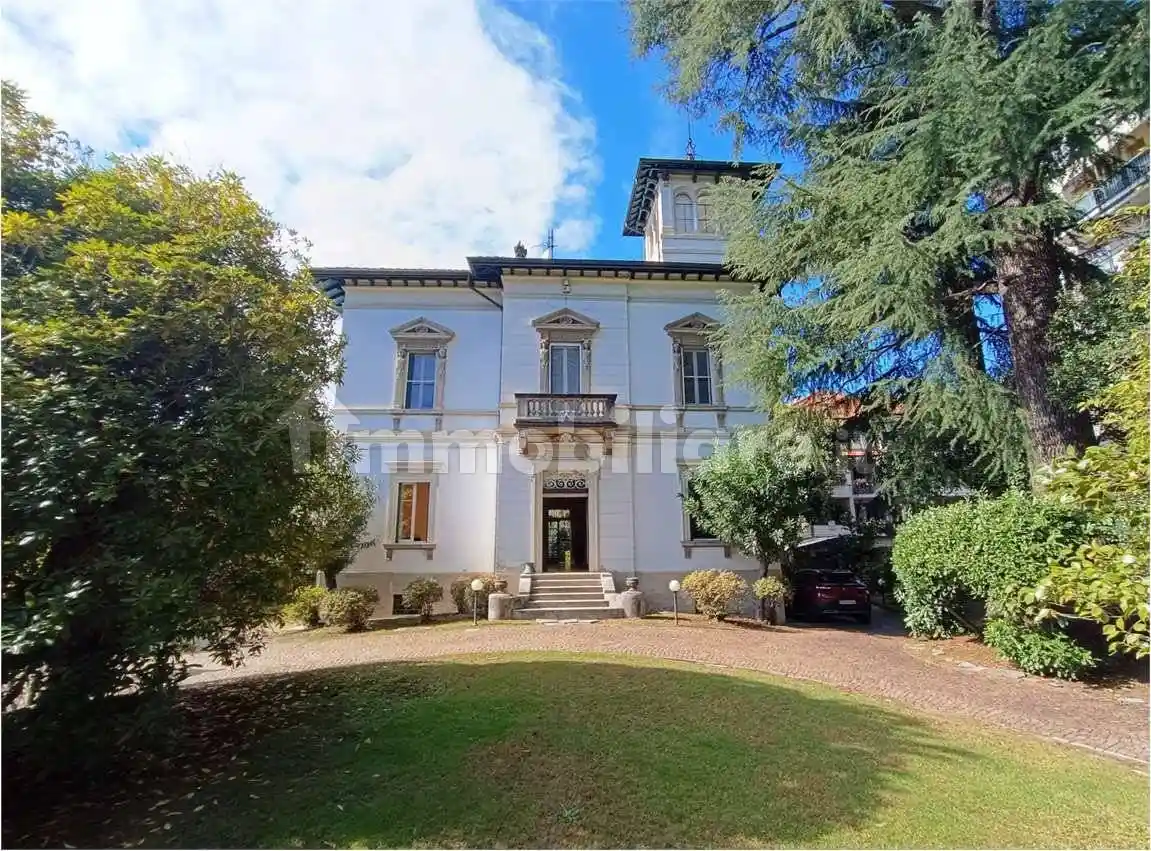 Villa in vendita a Verbania