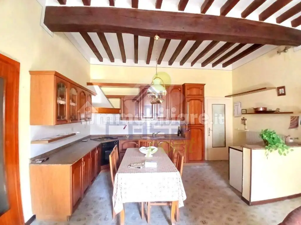 Rustico - Casale in vendita a Tornata