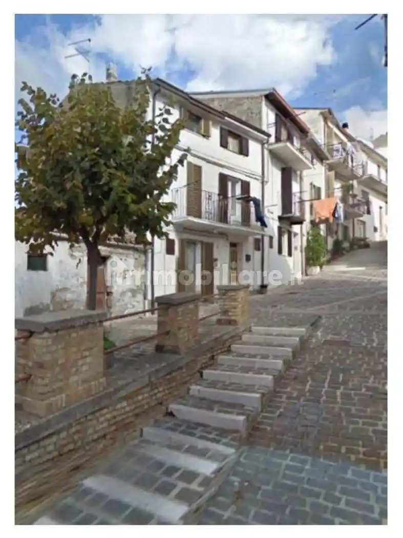 Terratetto unifamiliare 80 m², buono stato, Centro, Castel Frentano - foto 2