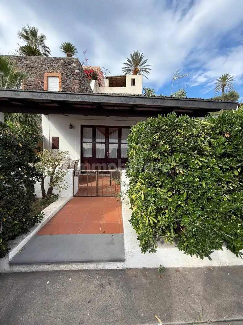 Casa indipendente in vendita a Santa Marina Salina