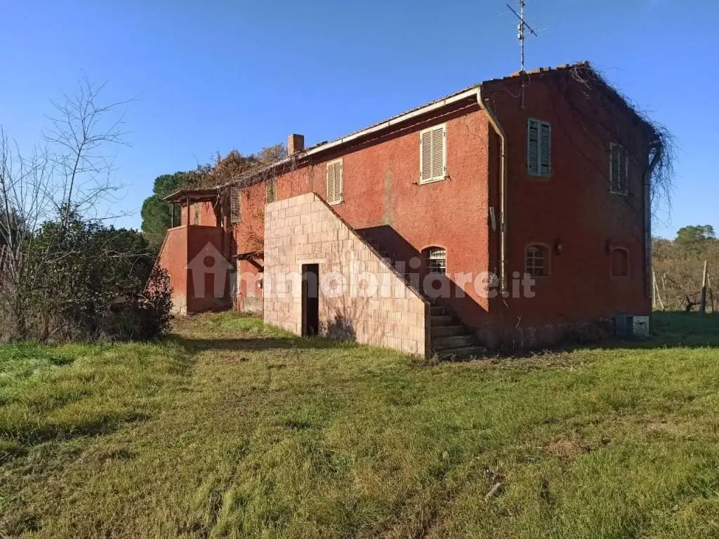 Rustico - Casale in vendita a Castiglione del Lago