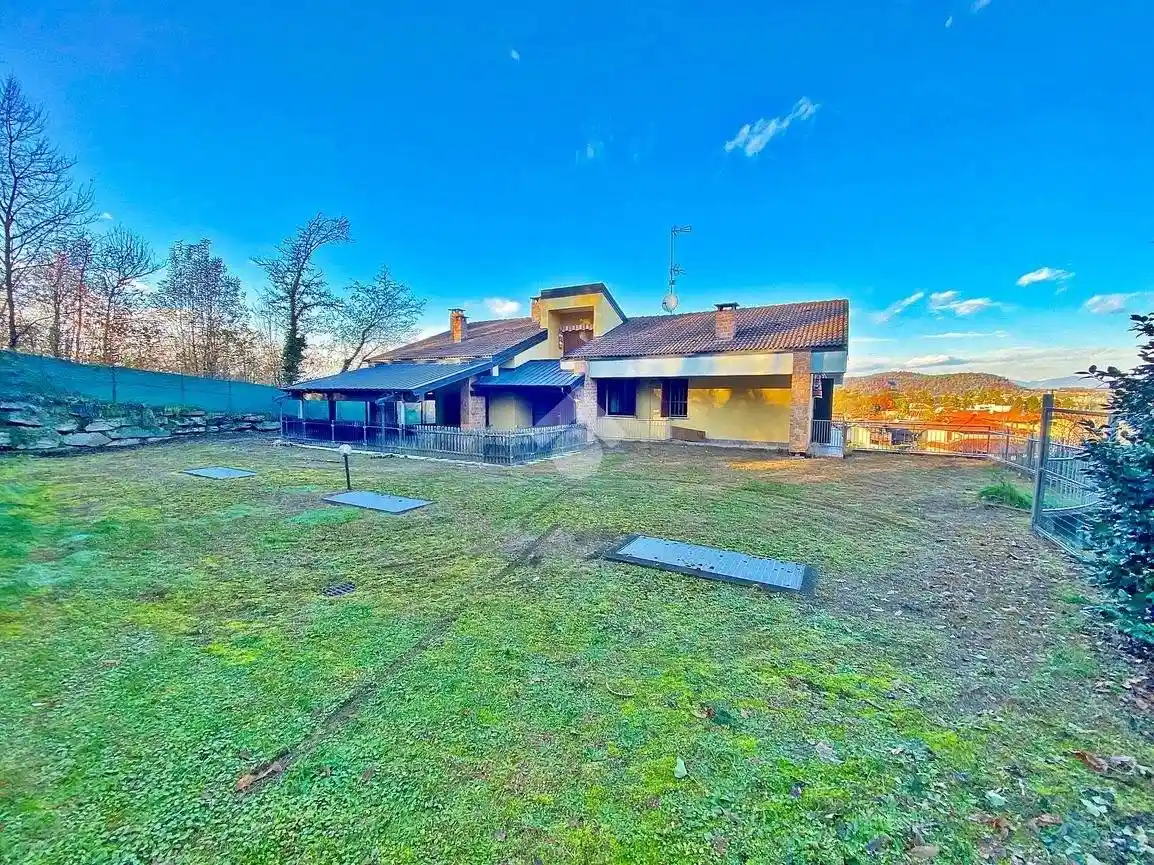 Villa in vendita a Castelletto Sopra Ticino
