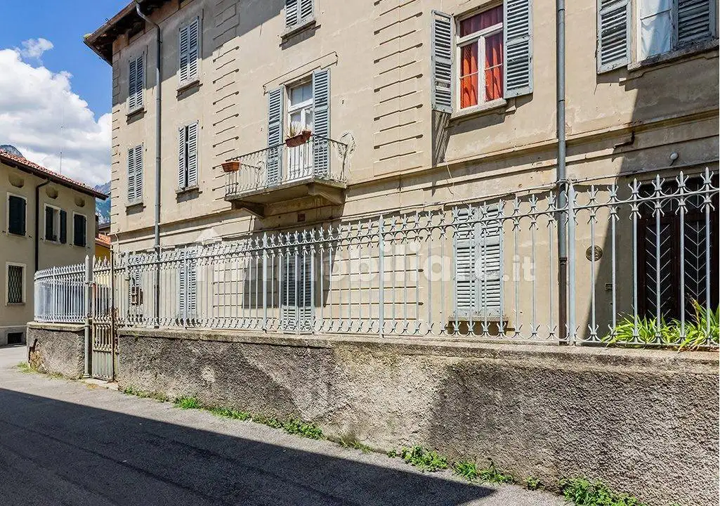 Palazzo - Edificio in vendita a Lecco