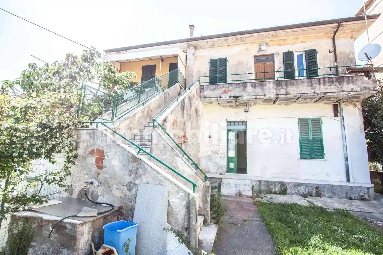 Villa in vendita a Carrara