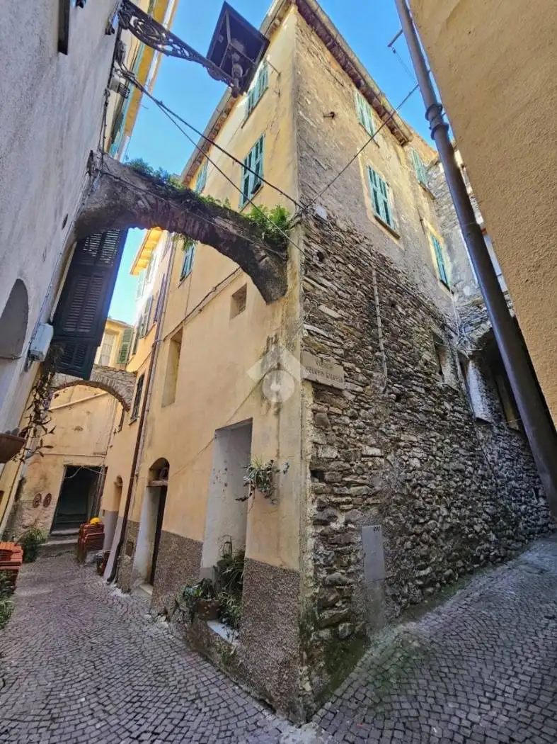 Appartamento in vendita a Badalucco