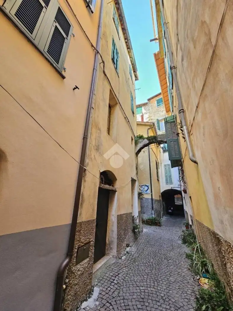 Appartamento via Quinto Marzio 15, Centro, Badalucco - foto 4