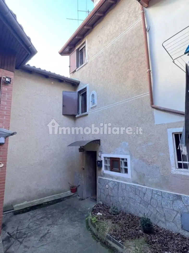 Terratetto unifamiliare via Marco Tanzi 17, Centro, Bee - foto 2