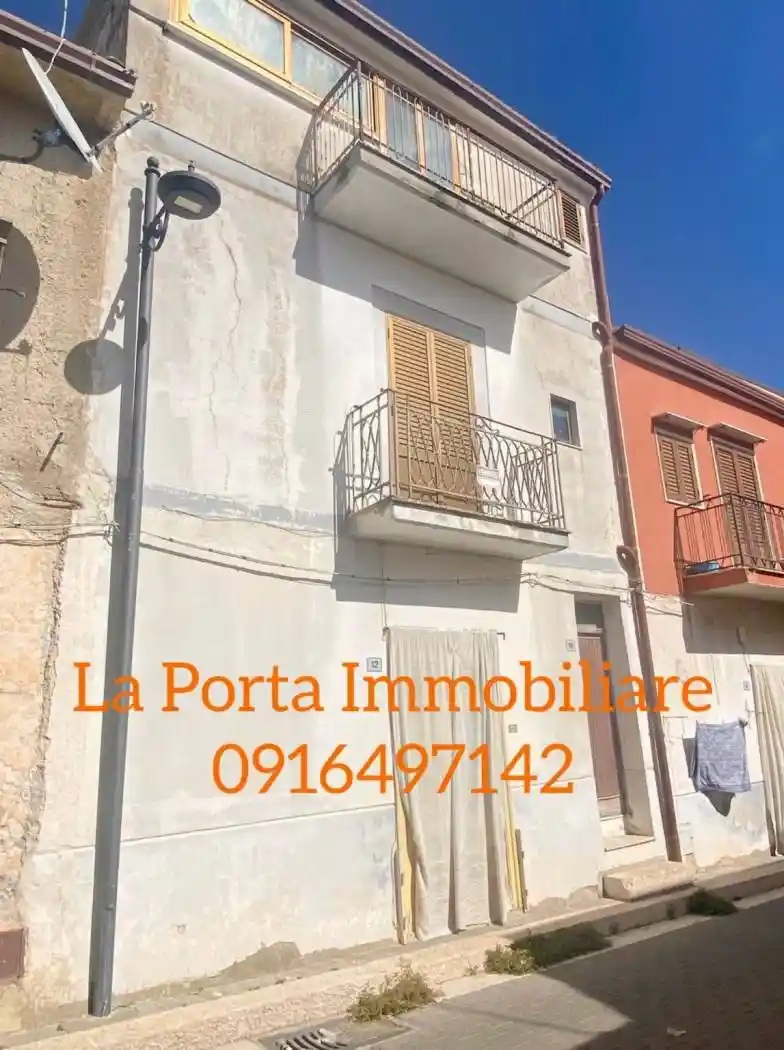 Appartamento in vendita a Santa Cristina Gela