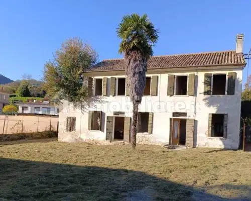 Rustico - Casale in vendita a Cornuda