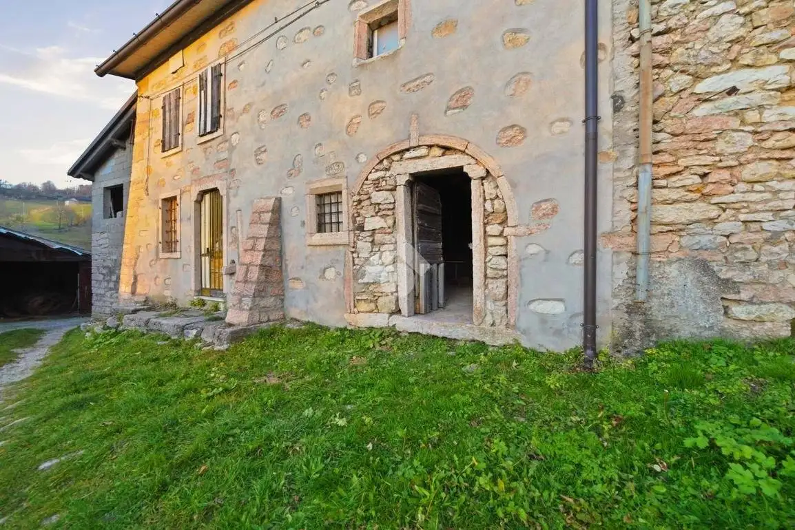 Rustico - Casale in vendita a Velo Veronese