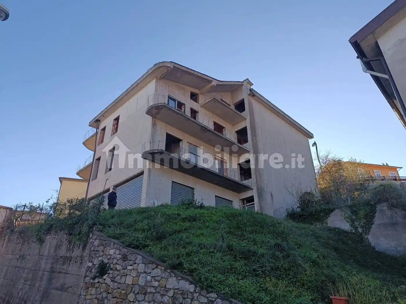 Palazzo - Edificio in vendita a Castelsaraceno