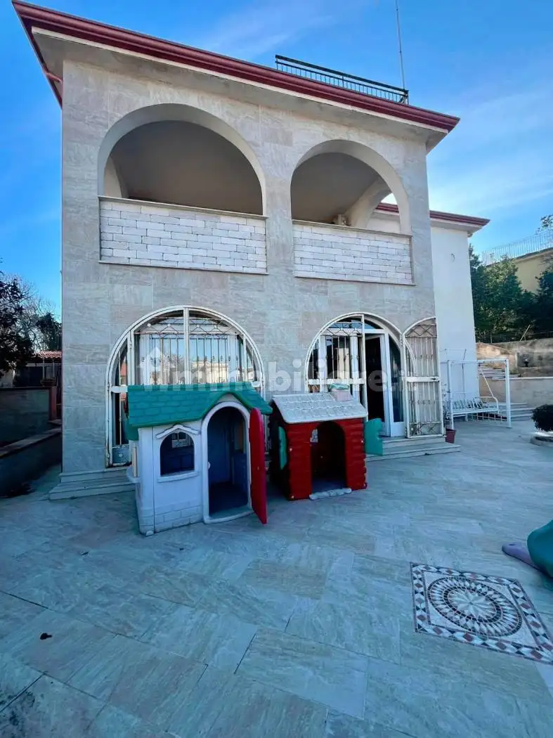 Villa in affitto a Castel Volturno