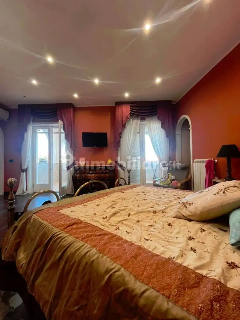 Villa unifamiliare viale dei Tulipani, Pinetamare, Castel Volturno - foto 4