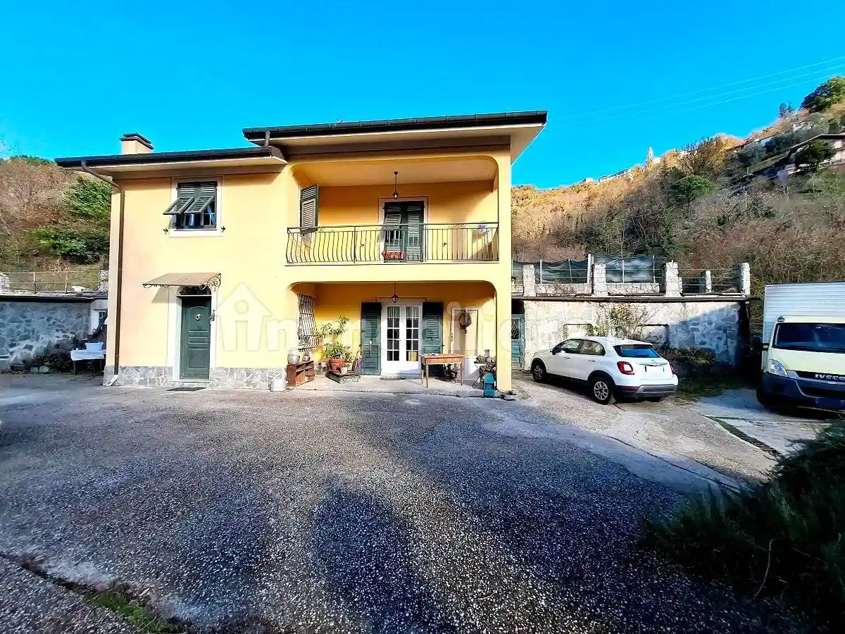 Villa in vendita a Moconesi