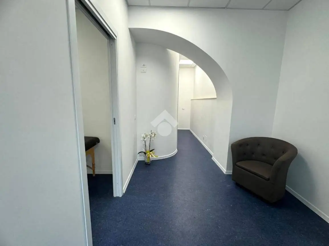 Bilocale piazza Vittorio Emanuele II 16, Centro, Colonna - foto 5