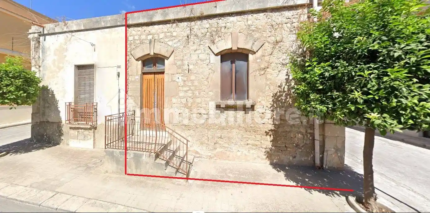 Palazzo - Edificio in vendita a Rosolini