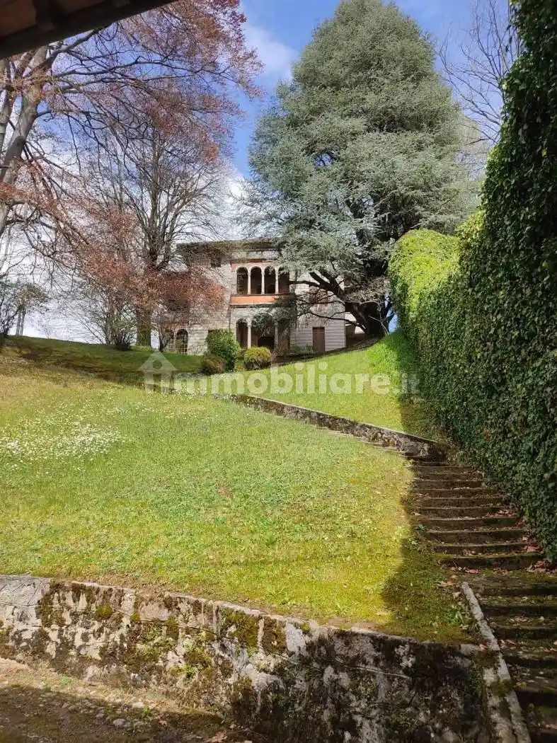 Villa in affitto a Fino del Monte