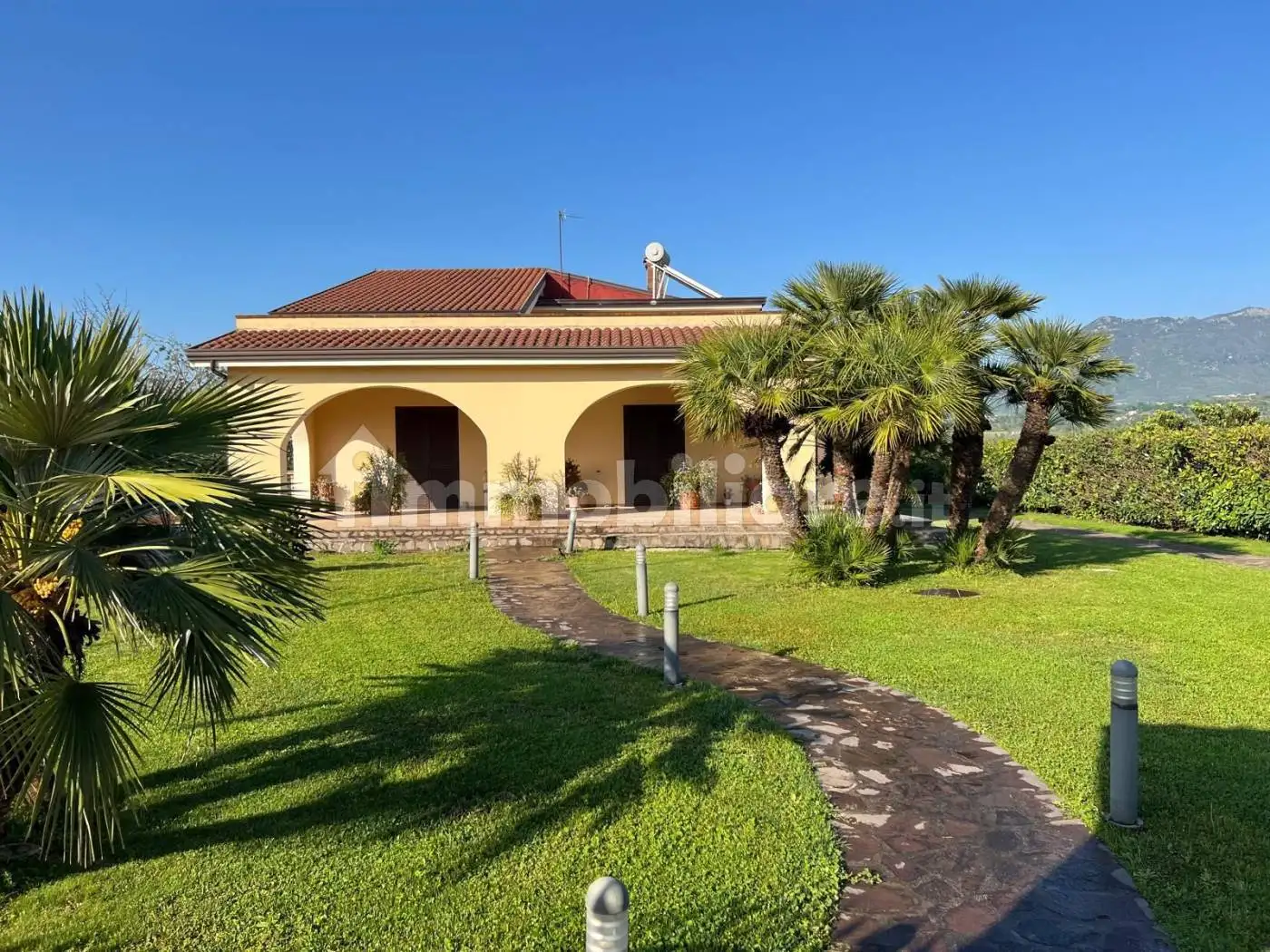 Villa in vendita a Dugenta