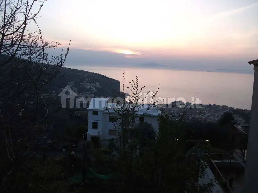 Appartamento in vendita a Vico Equense