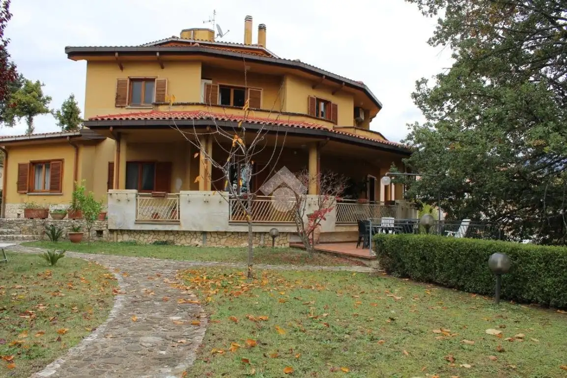 Villa in vendita a Rovito