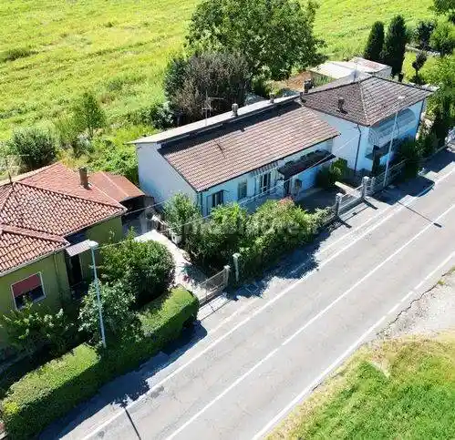 Villa in vendita a Castell'Arquato